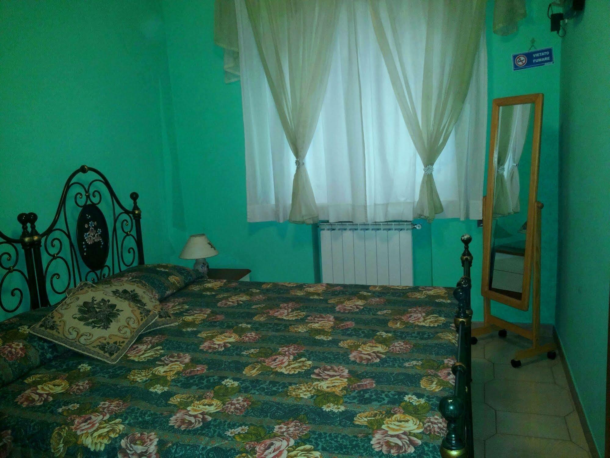 Bed And Breakfast Rosangela タオルミーナ エクステリア 写真